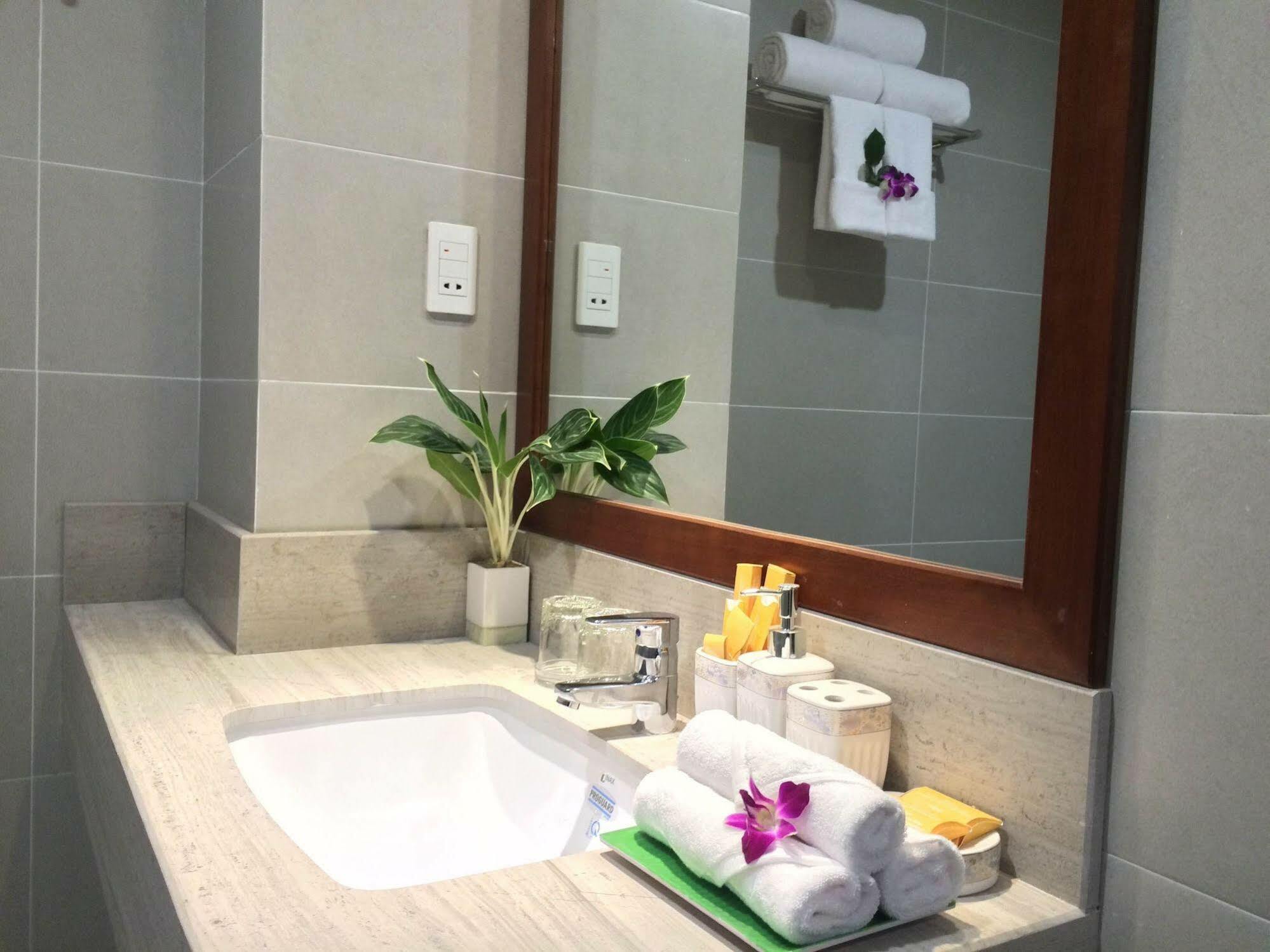 Ocean Flower Hotel Da Nang Luaran gambar